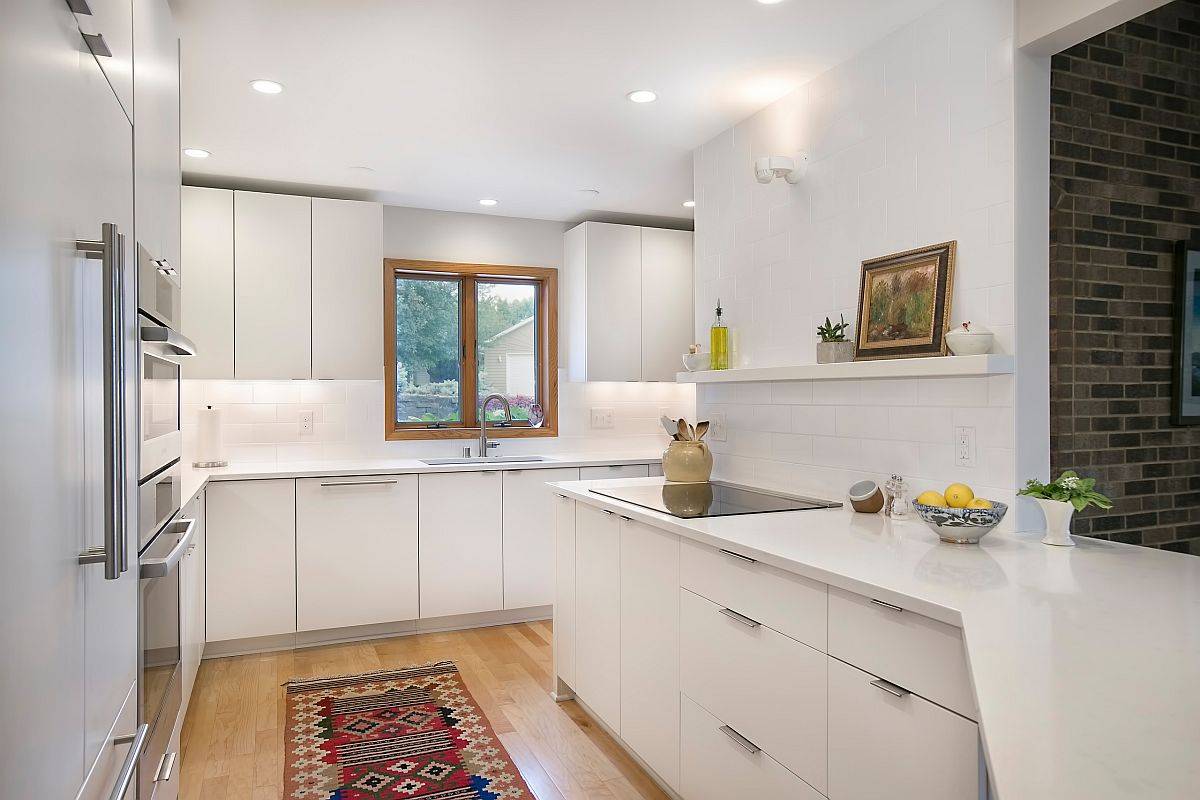 Adaptable white and wood look in the kitchen has becom a modern classic