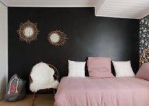 Add-a-bit-of-black-magic-to-the-space-savvy-teen-bedroom-50467-217x155
