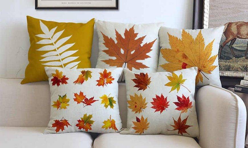 Most Popular Living Room Accent Pillows Ideas: From Glitz to Prints!