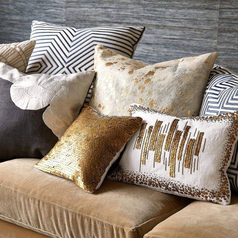 Most Popular Living Room Accent Pillows Ideas From Glitz to Prints