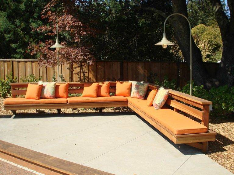 Builtin Outdoor Benches Small Relaxing Escapes for Everyone Decoist