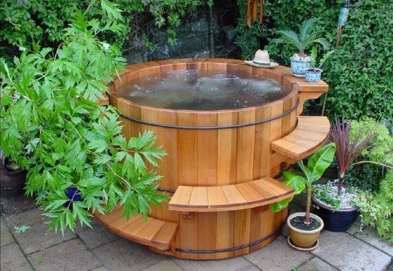 Wooden Hot Tubs to Keep You Warm this Fall Decoist