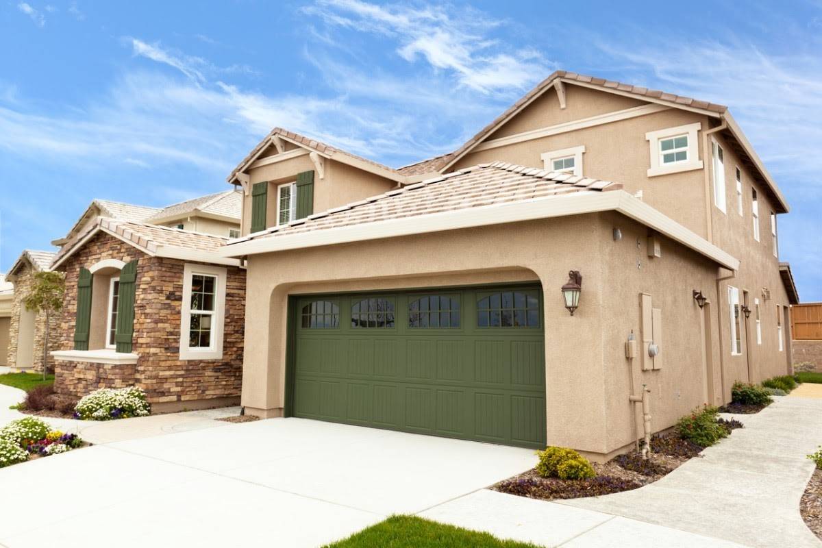 How To Choose The Right Garage Door For Your Home