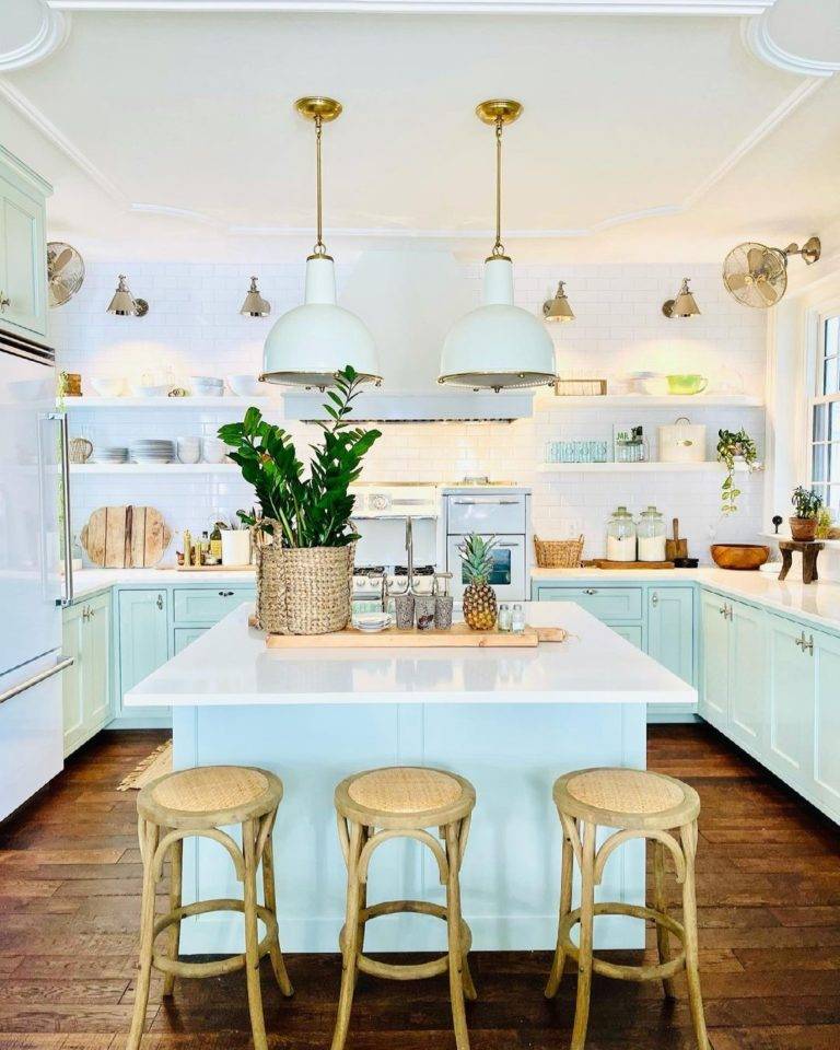 The Best Ways To Incorporate Mint Green Into Your Kitchen | Decoist
