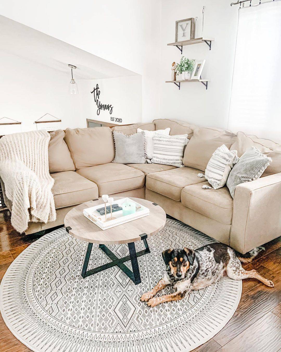  How to Choose the Right Size Accent Rug for the Living Room