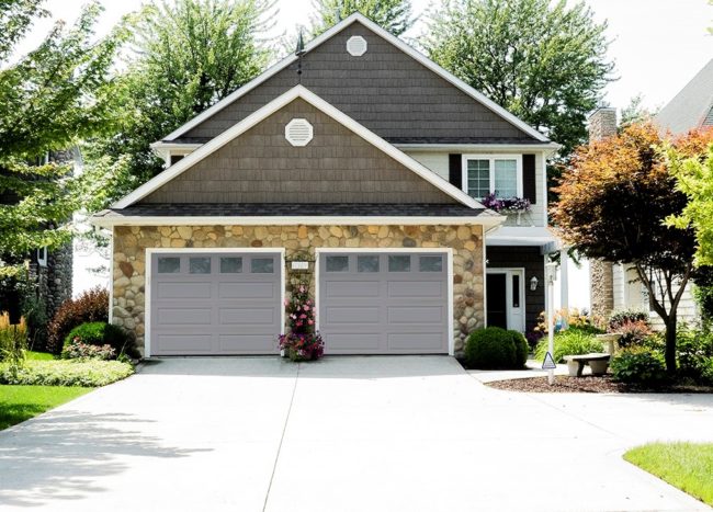 How To Choose The Right Garage Door For Your Home | Decoist