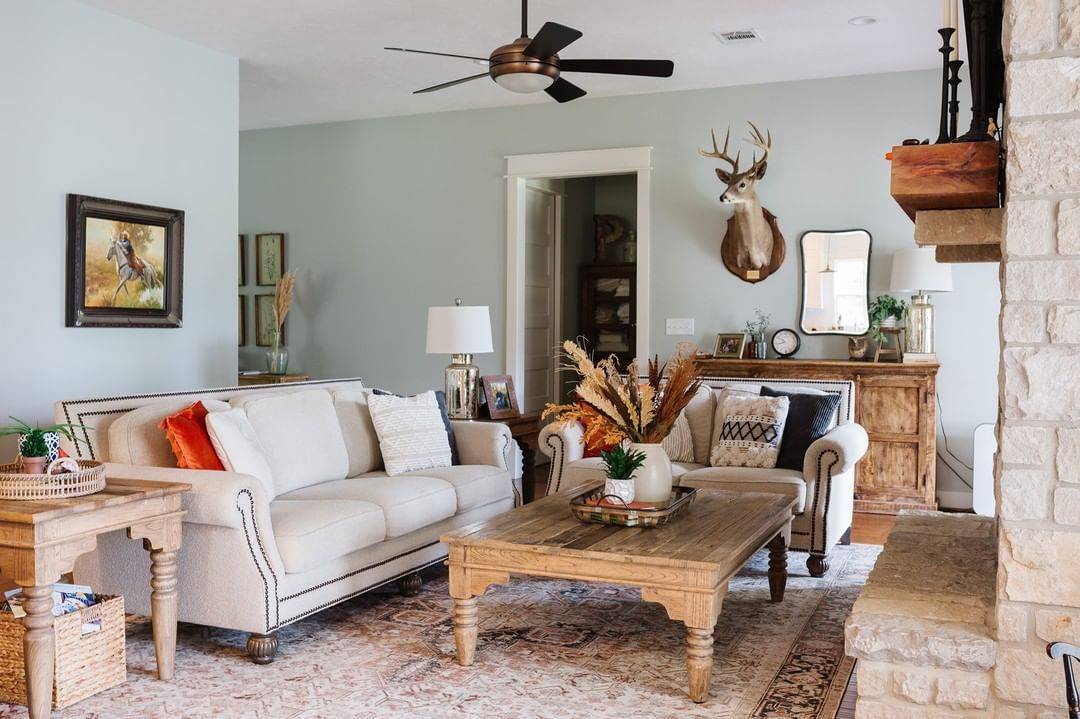 How to Choose the Right Size Accent Rug for the Living Room