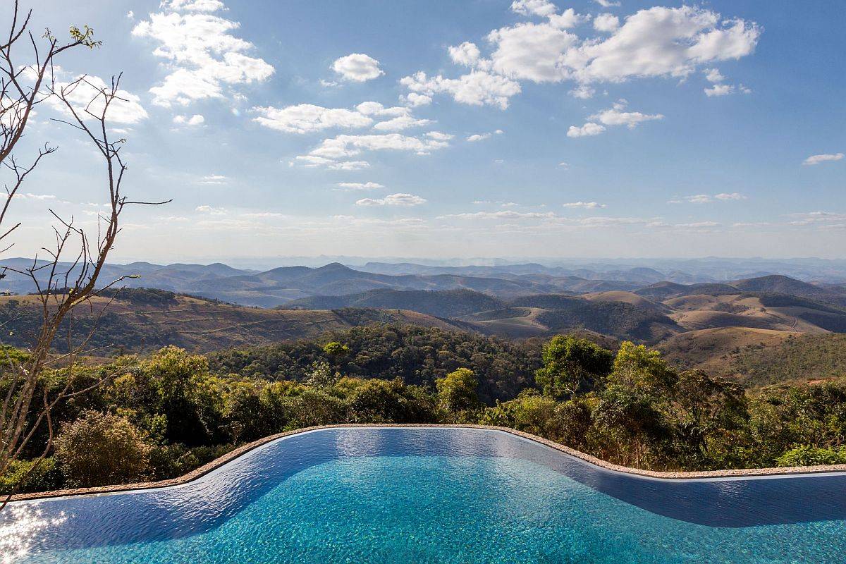 Amazing natural scenery steals the spotlight at this pool