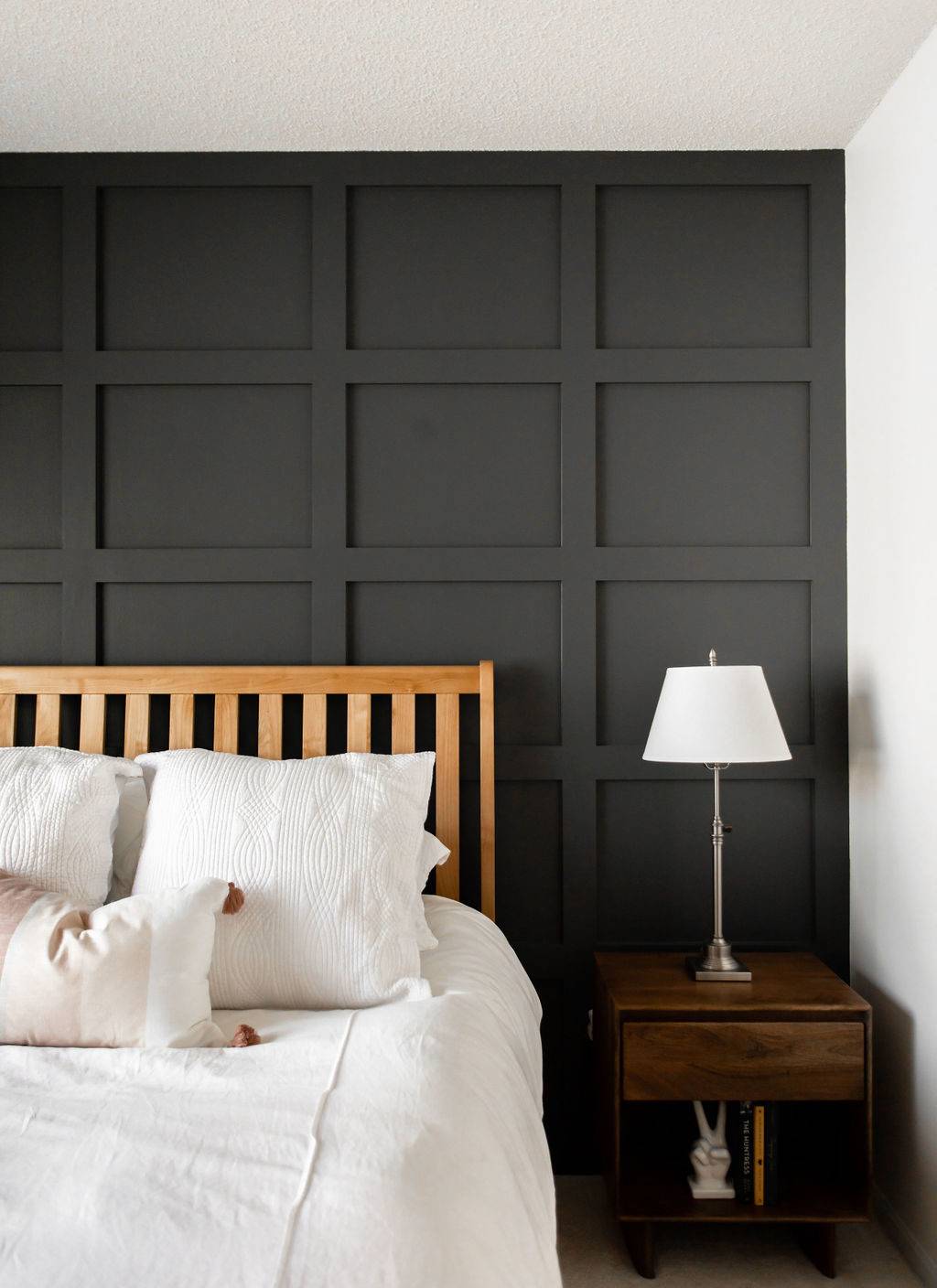 Moody and dark board and batten for elegant bedroom (from Construction 2Style)