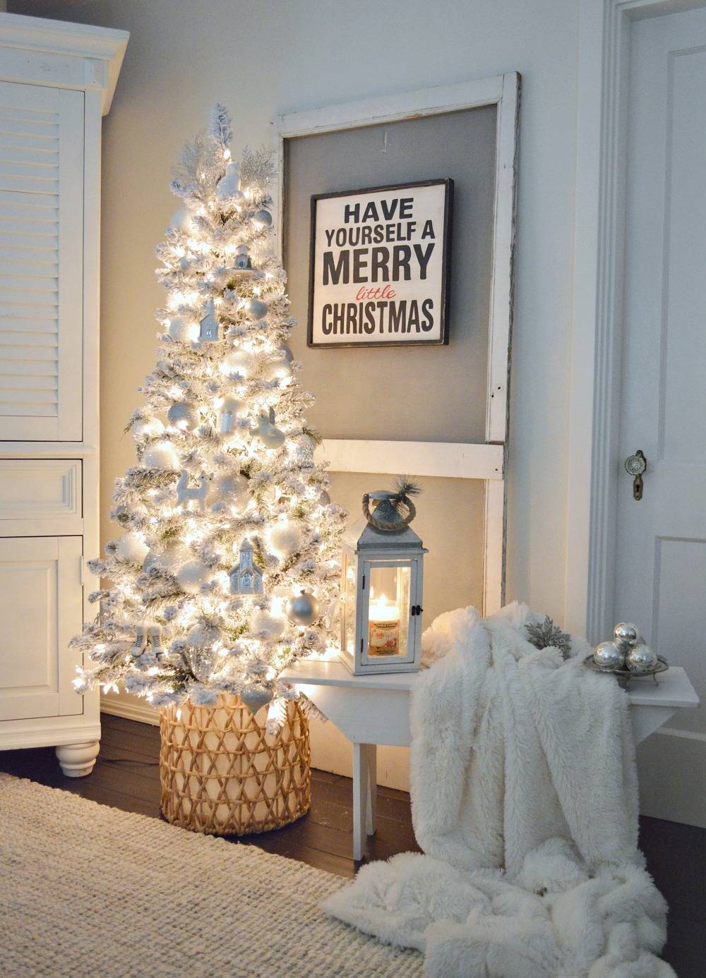 Whimsical all-white Christmas tree (from Fox Hollow Cottage)