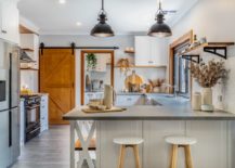 Adding-barn-inspired-touches-to-the-modern-kitchen-with-class-56765-217x155