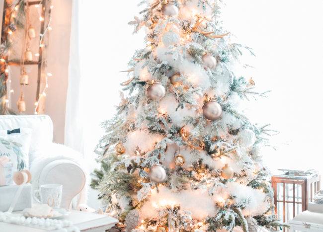 Monochromatic Christmas Tree Ideas For Stylish Holiday Homes | Decoist