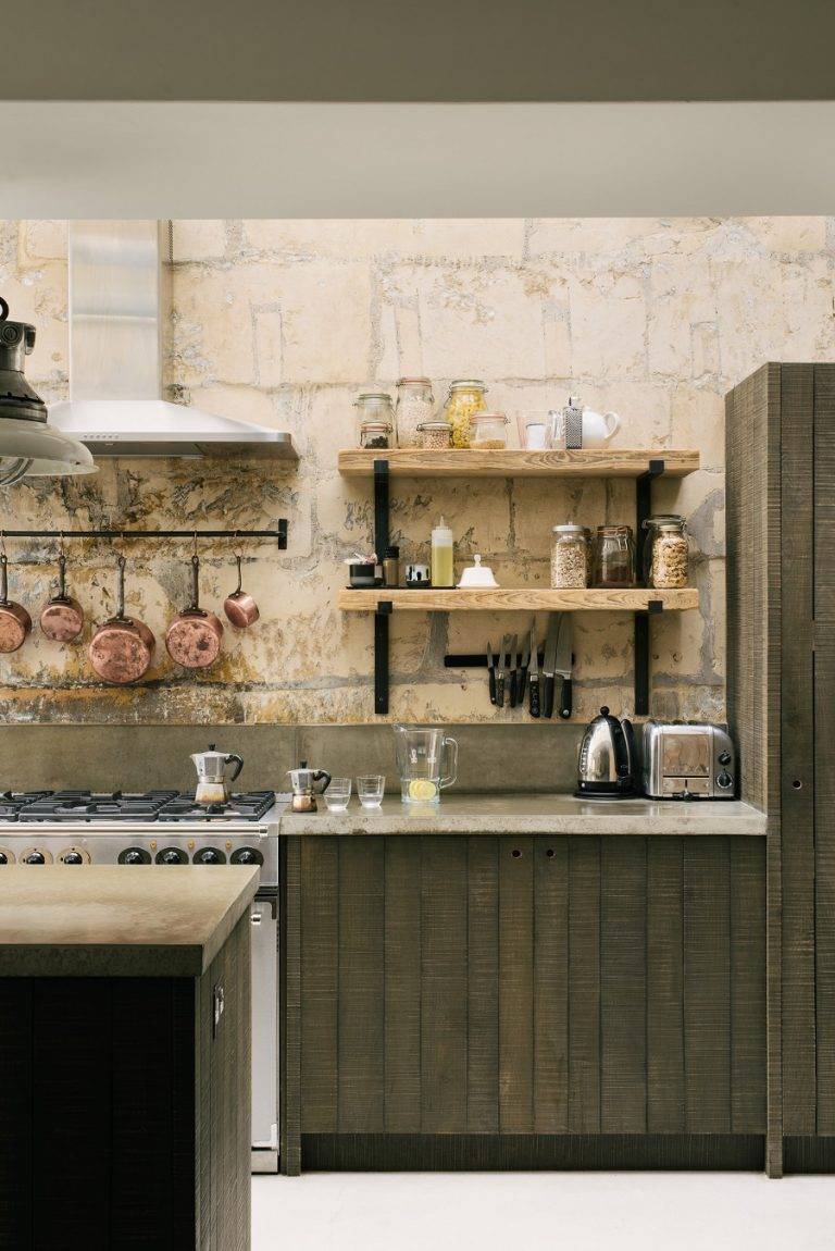 A-Cooks-Kitchen-That-Combines-a-Modern-Rustic-Aesthetic-With-Industrial-Style-4-768x1150-1-78453