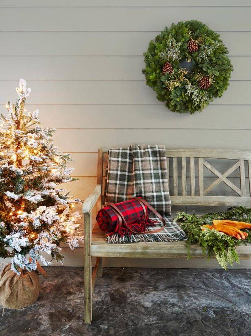 A hint of plaid brings in both festive and winter touch to any room it adorns