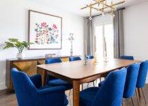 Comfortable-dining-table-chairs-bring-blue-to-this-modern-white-dining-room-88187-217x155