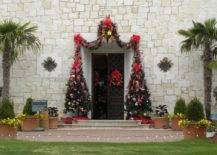 Expansive-modern-entry-is-festive-both-on-the-inside-and-out-32908-217x155