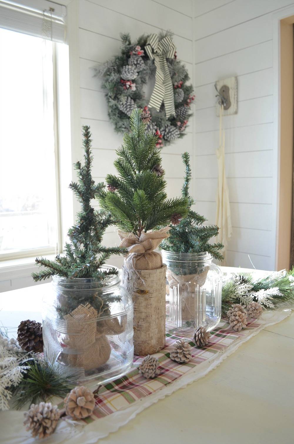 Easy table centerpiece inspired by nature (from Sarah Joy Blog)