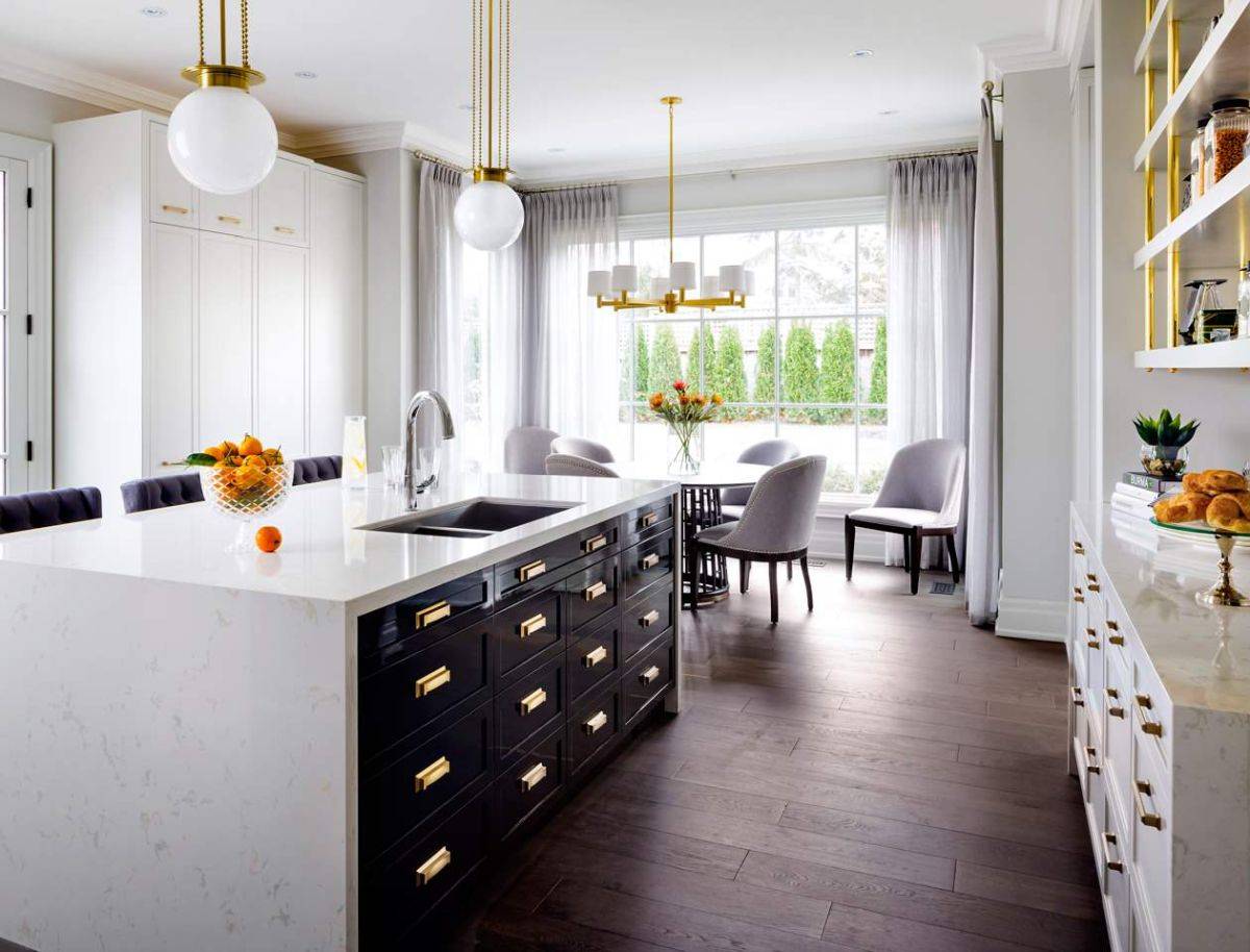 Add the right amount of sparkle to the kitchen with bold metallic accents