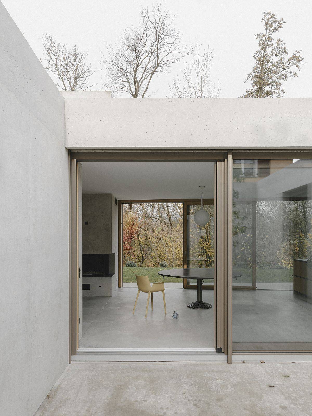 Central courtyard of the home connected with the open-plan living