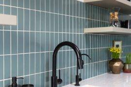 Vertical Tile Backsplash in the Kitchen: A Bold New Look!