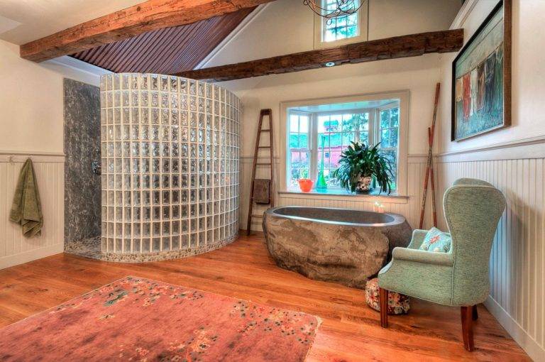 glass-blocks-for-the-bathroom-gorgeous-bricks-make-a-grand-comeback