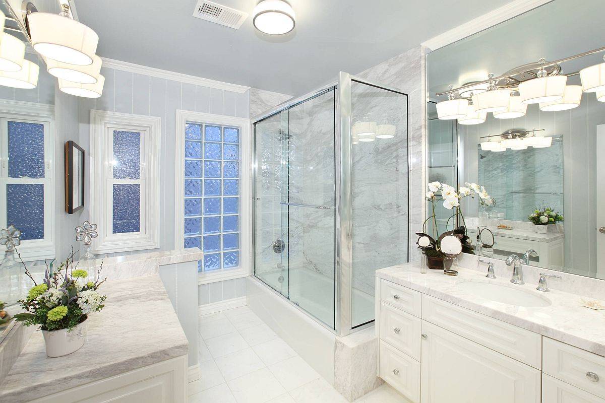 Normal windows coupled with glass block window in the modern bathroom