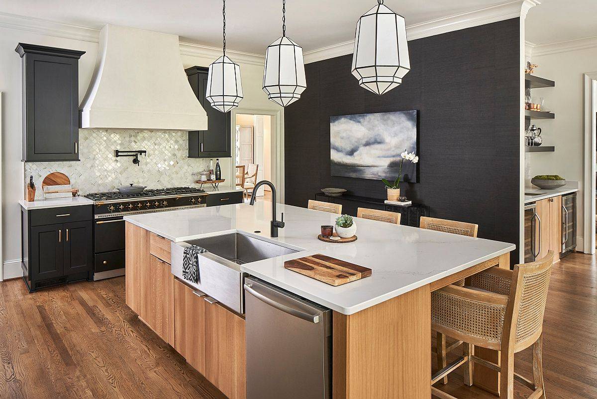 Placing the sink in the kitchen island makes life in the kitchen much easier