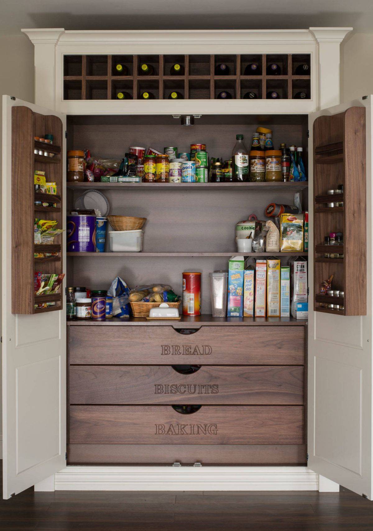 Small, space-savvy kitchen pantries help organize your home much better