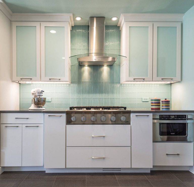 Vertical Subway Tile Backsplash in the Kitchen: A Bold New Look! | Decoist