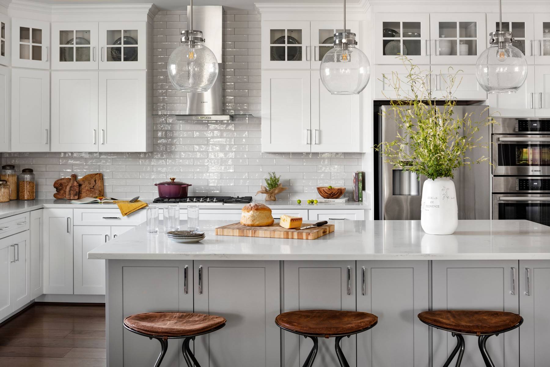 Modern farmhouse kitchen with a touch of coziness (from Houzz)