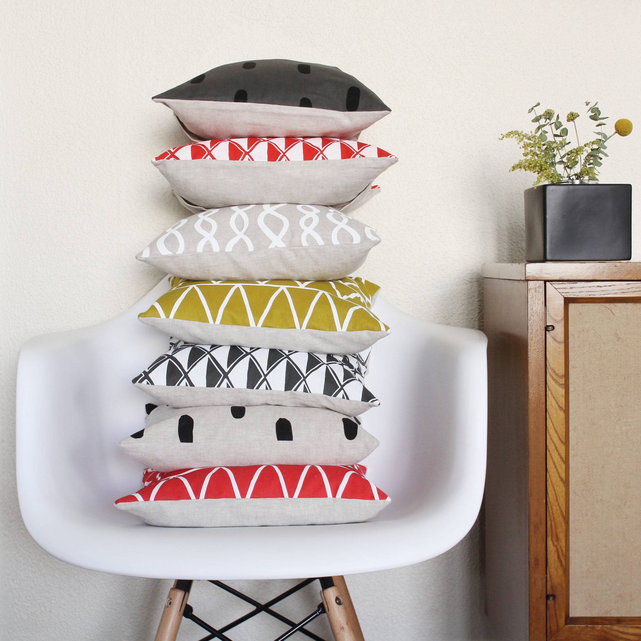 Stylish Ways To Store Those Decorative Pillows on Your Bed at Night