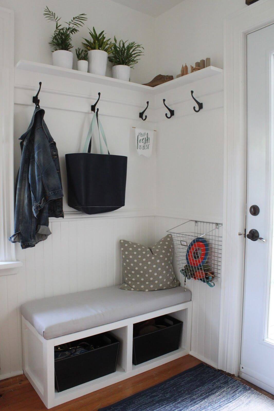 Use the corner space efficiently (from Modern Jane)