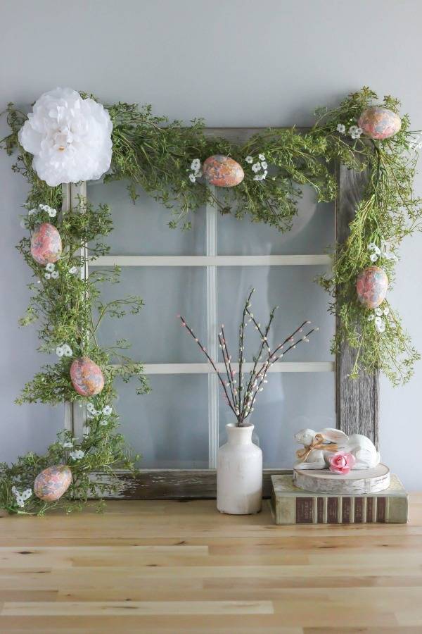 Decorative garland with Easter eggs(from Purely Katie)