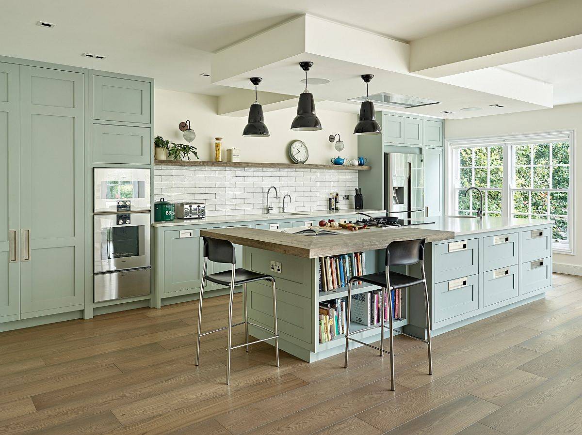 Ligter tones of green in the kitchen can be used more extensively