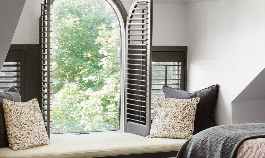 Relaxing Escape: Ideal Window Seats for the Bedroom