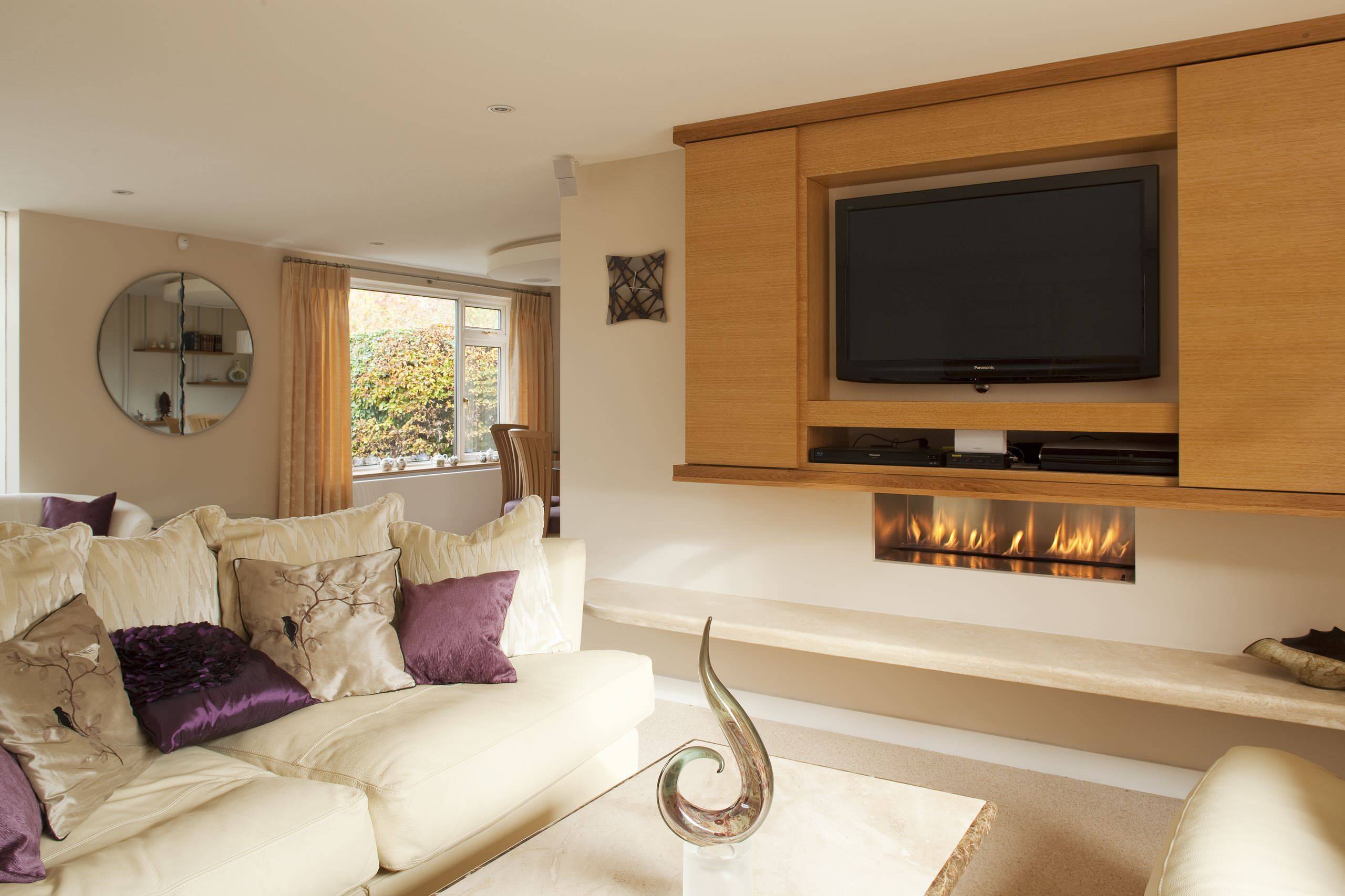 Incorporated TV in the wall unit (from Houzz)