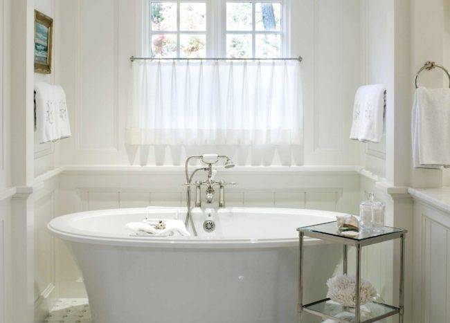 Bathroom Curtain Ideas To Help Create a Spa Feel | Decoist