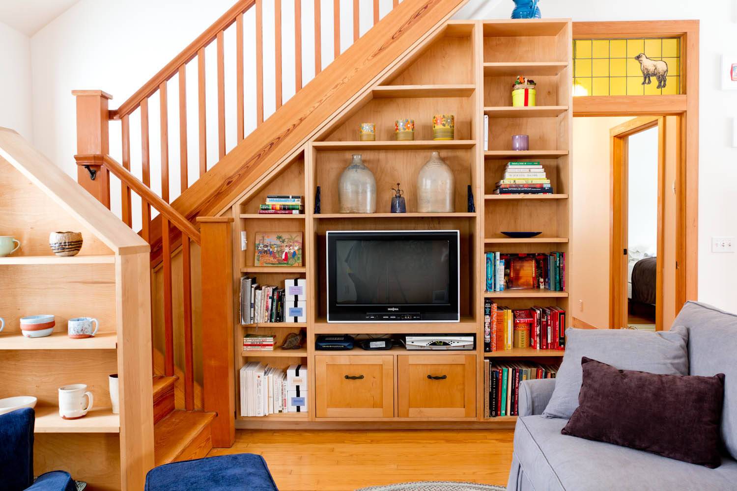Bespoke TV unit and storage options (from Houzz)