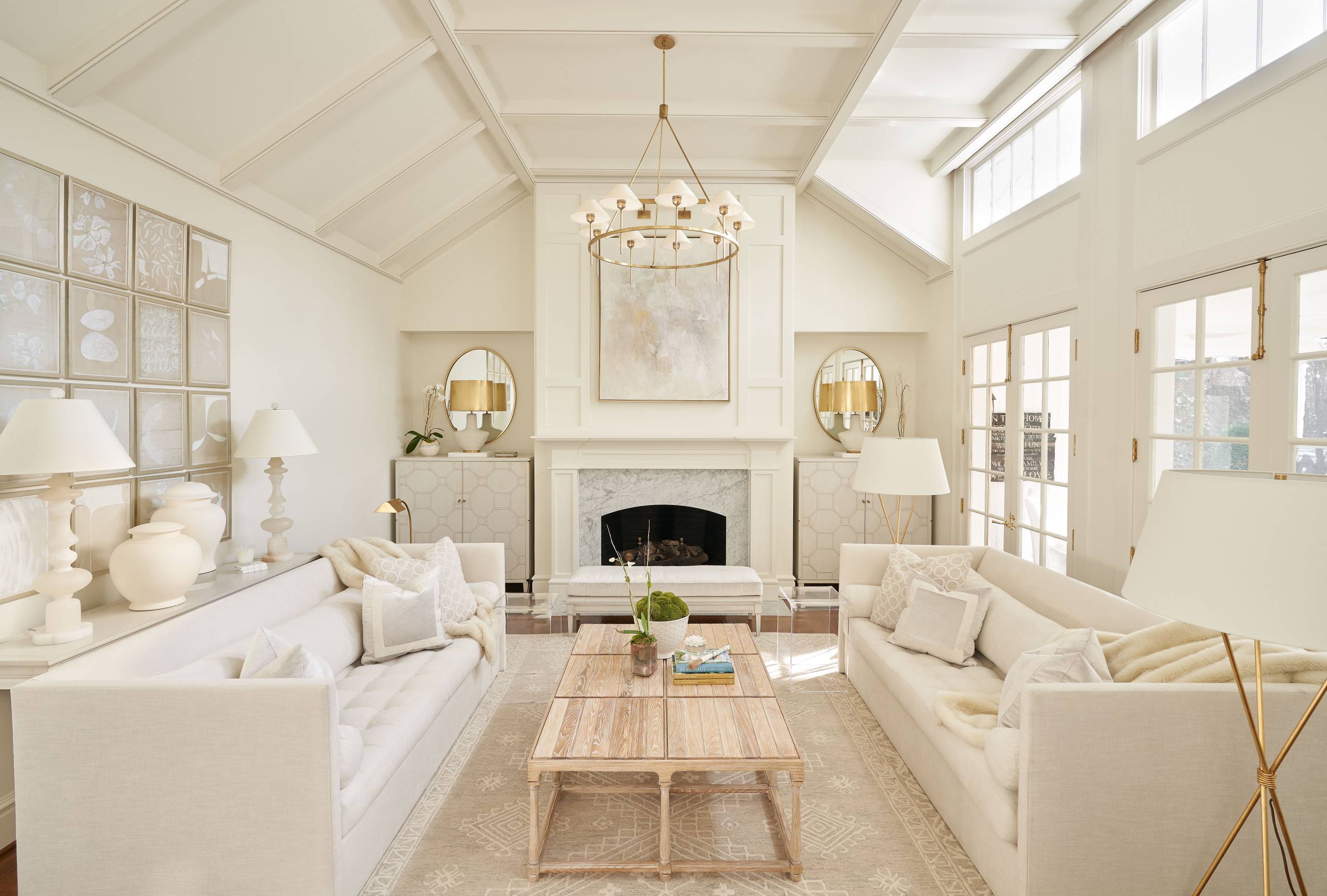Sophisticated yet cozy living room (from Houzz)