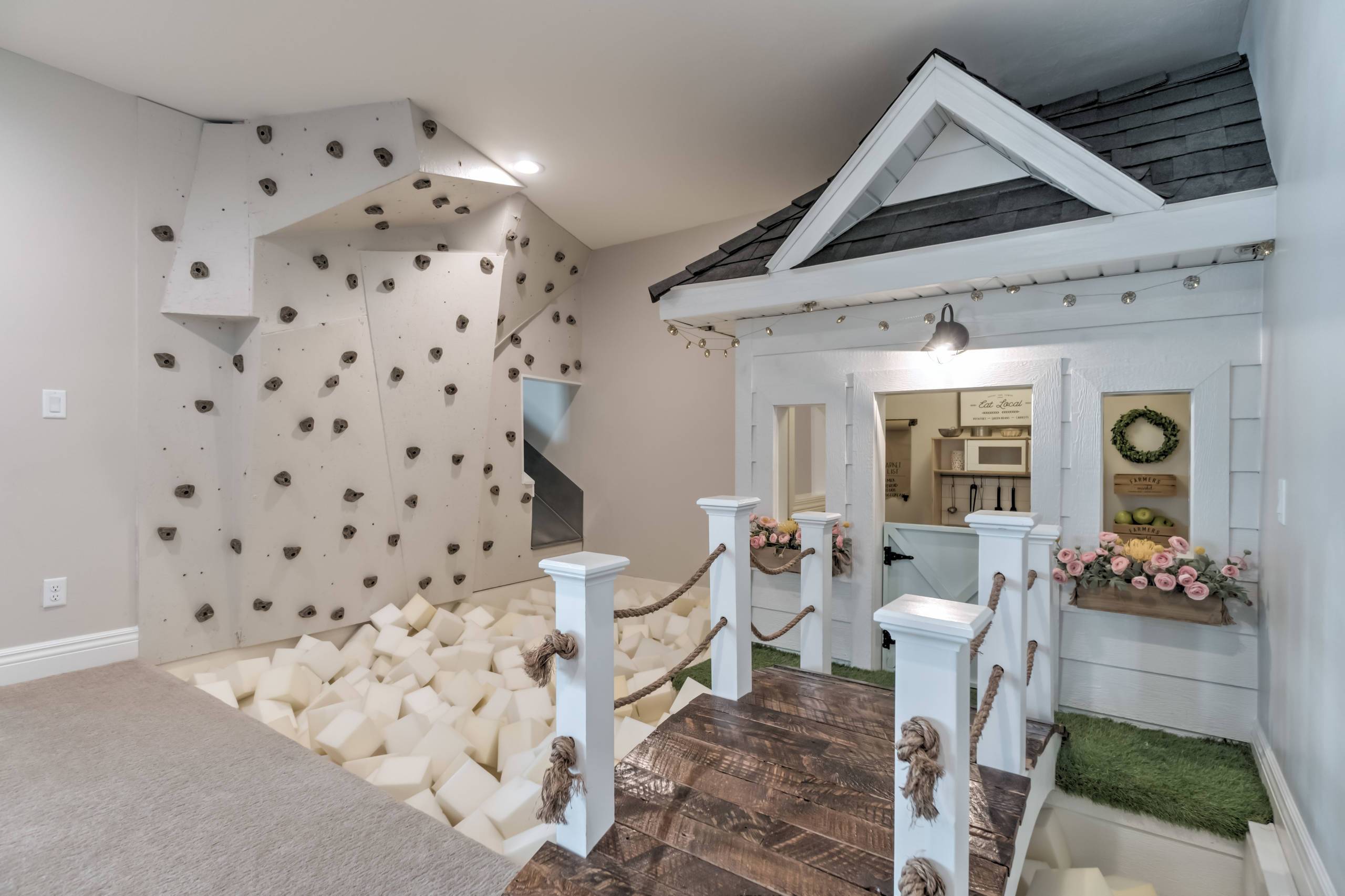 Turn the extra space into a playroom (from Houzz)