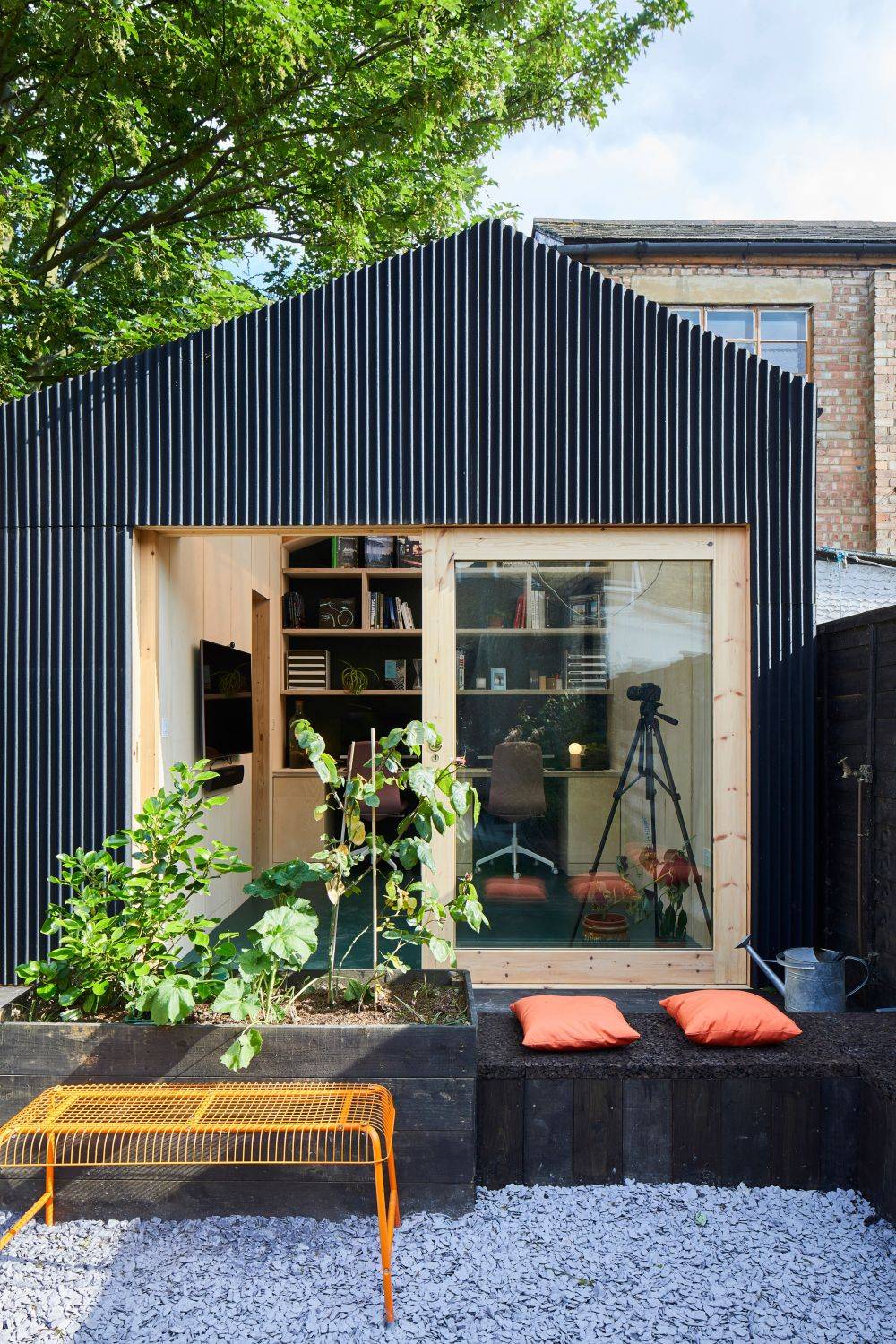 Modern shed design (from Homedit)