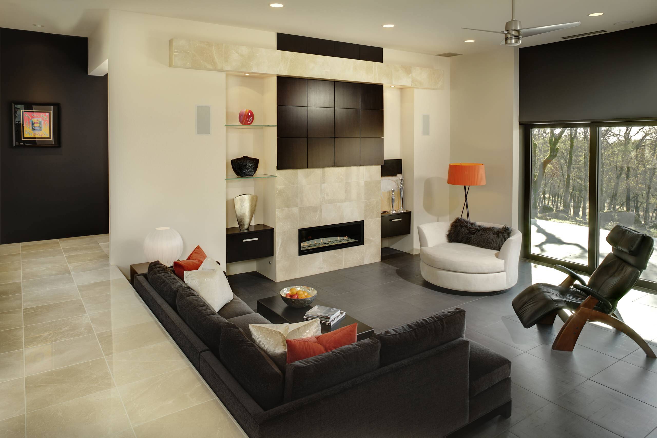 Sunken designs makes the living room feel more spacious (from Houzz)