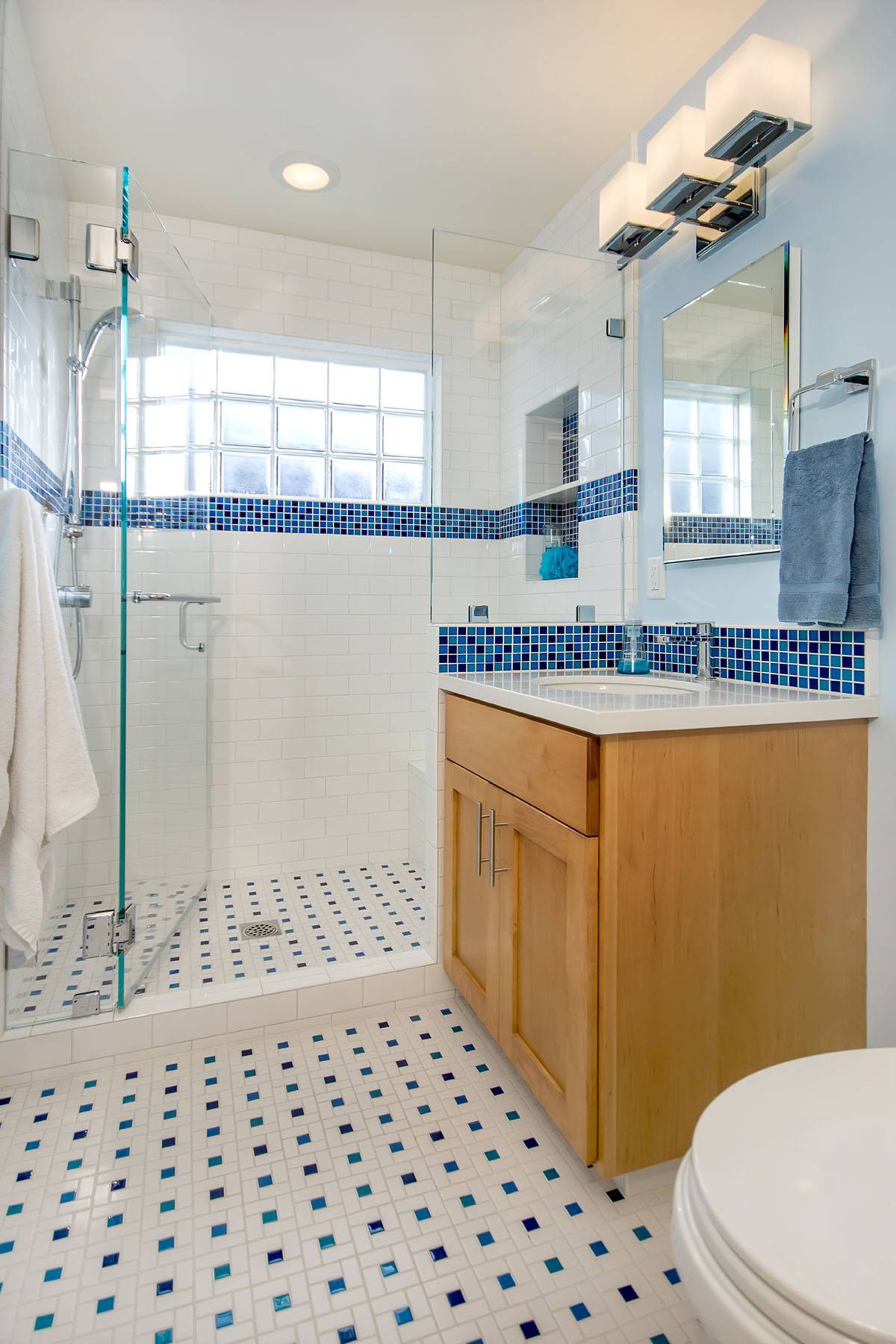 How To Incorporate Glass Blocks Into Your Bathroom Design