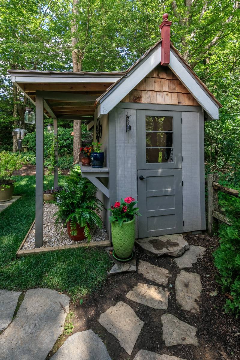 Gorgeous design that looks like a tiny house (from Houzz)