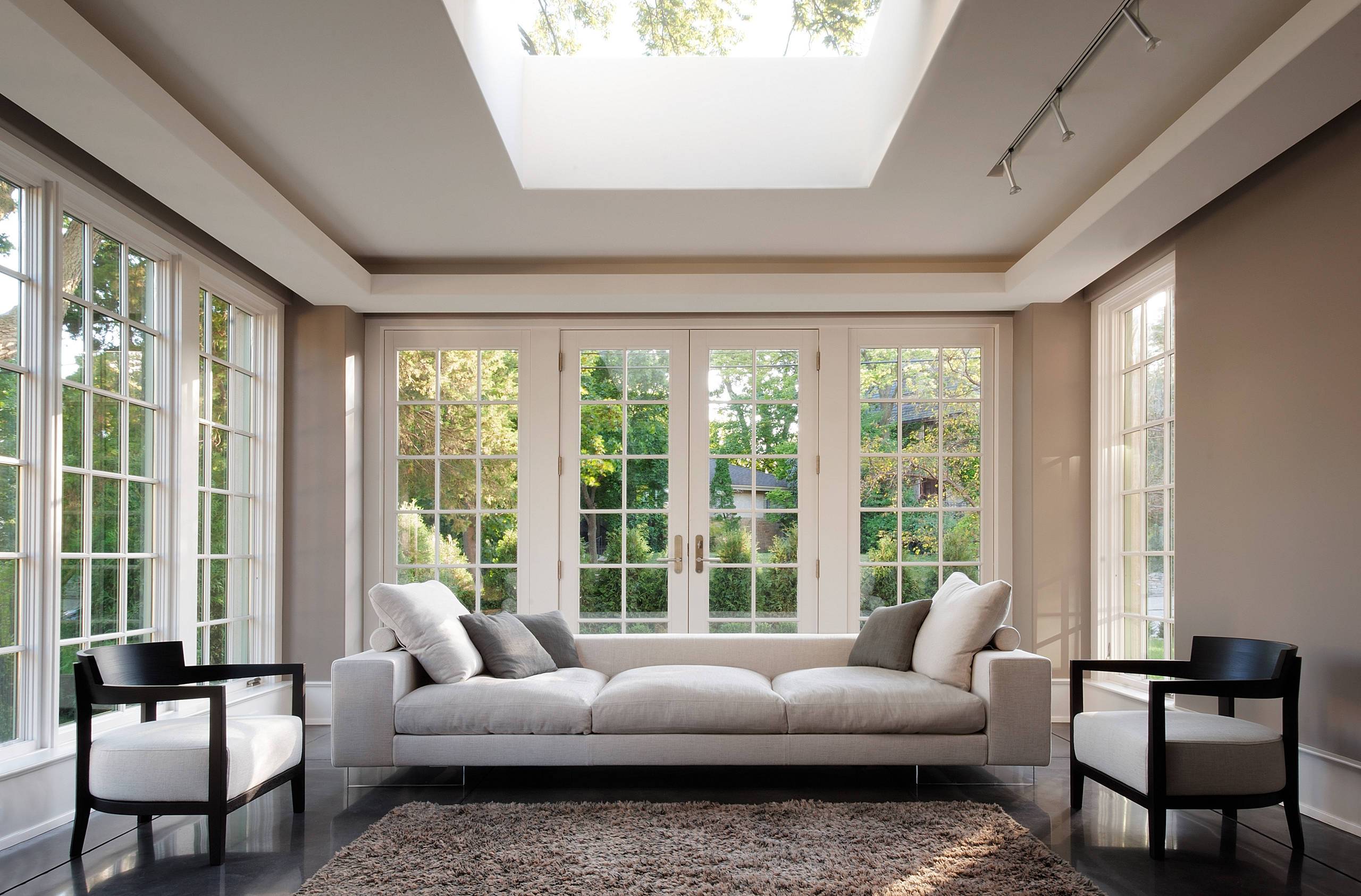 A fusion between modern and traditional style (from Houzz)