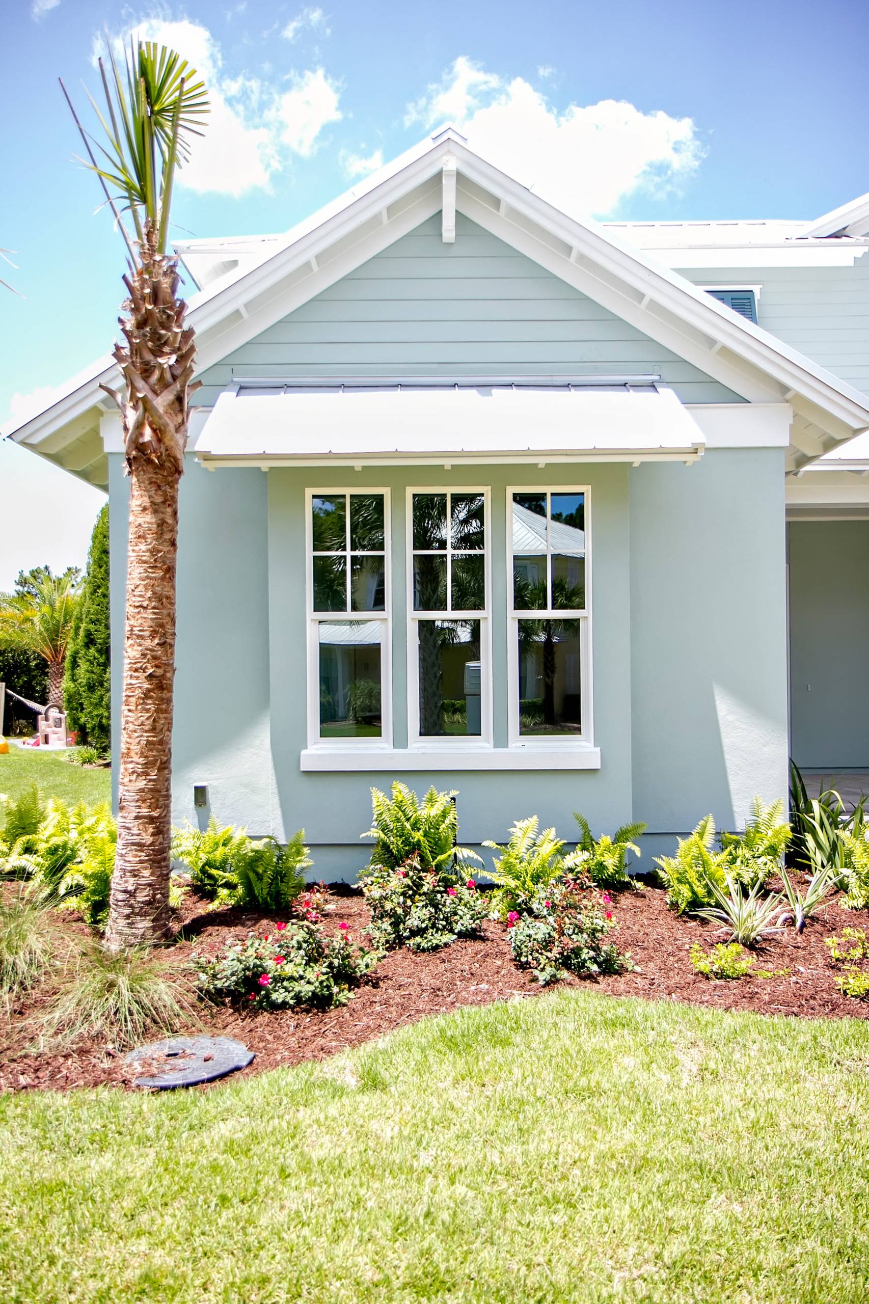 Light blue is a fresh color choice (from Houzz)