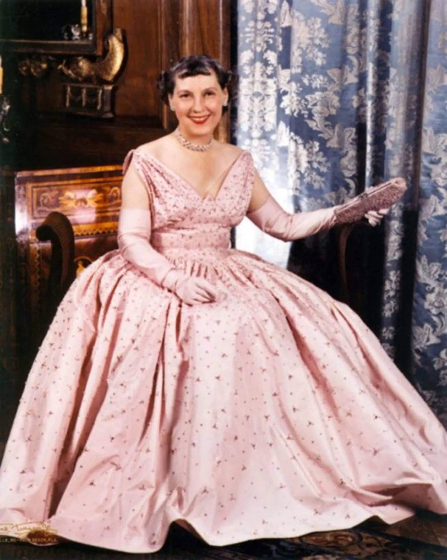 Mamie Eisenhower [Photo by National Archives]