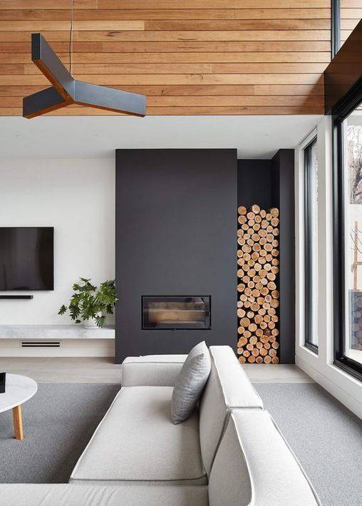 Modern and Minimalist Living Room [Photo by Reno Guide]