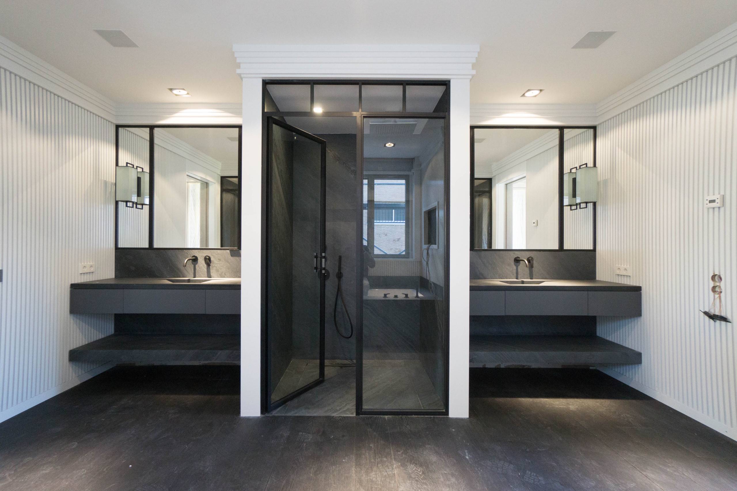 Refined and sleek bathroom design (from Houzz)