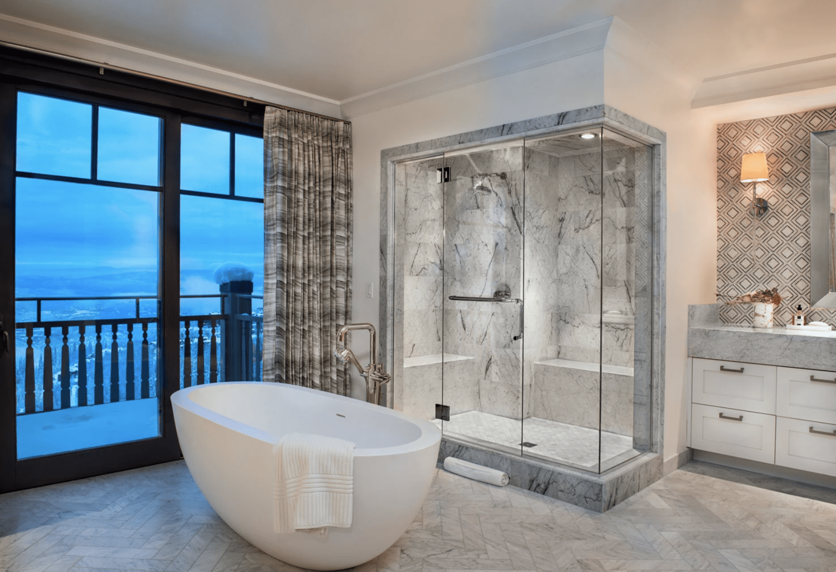 Luxury Showers With Seats